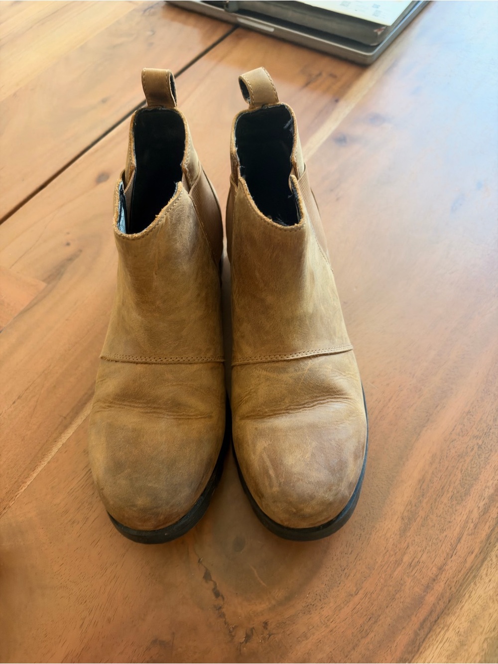 Sorel Women's Tan Leather Chelsea Ankle Boots